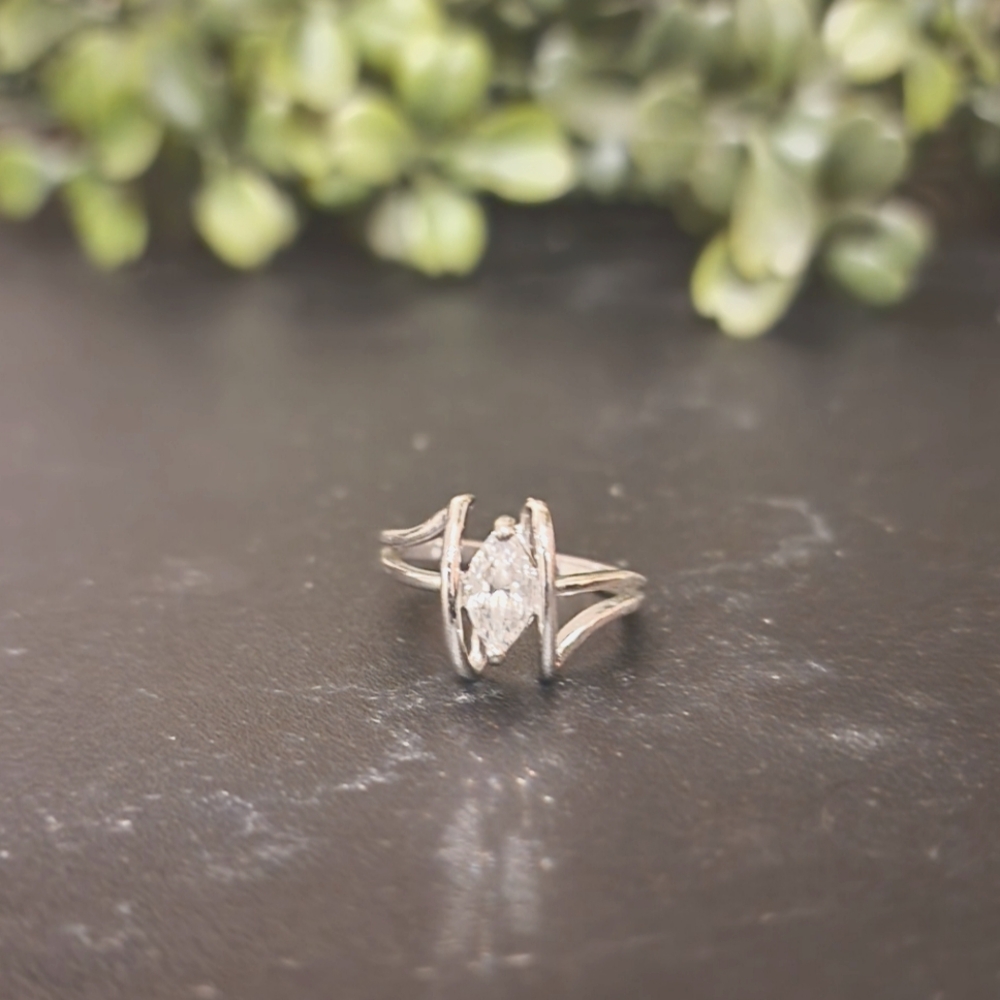 Elegant Silver Women's Ring